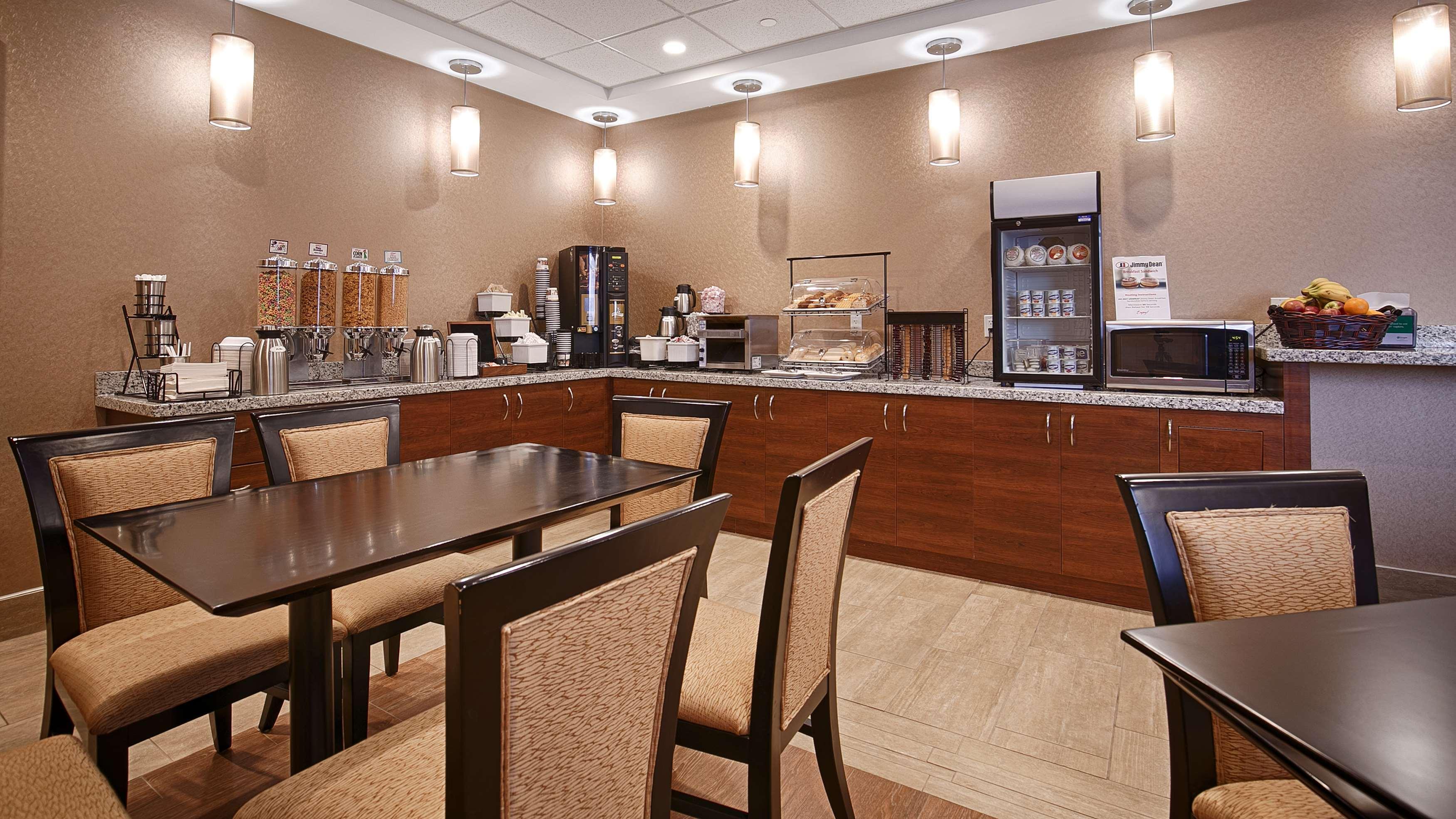 Best Western Plus Fergus Hotel Bagian luar foto