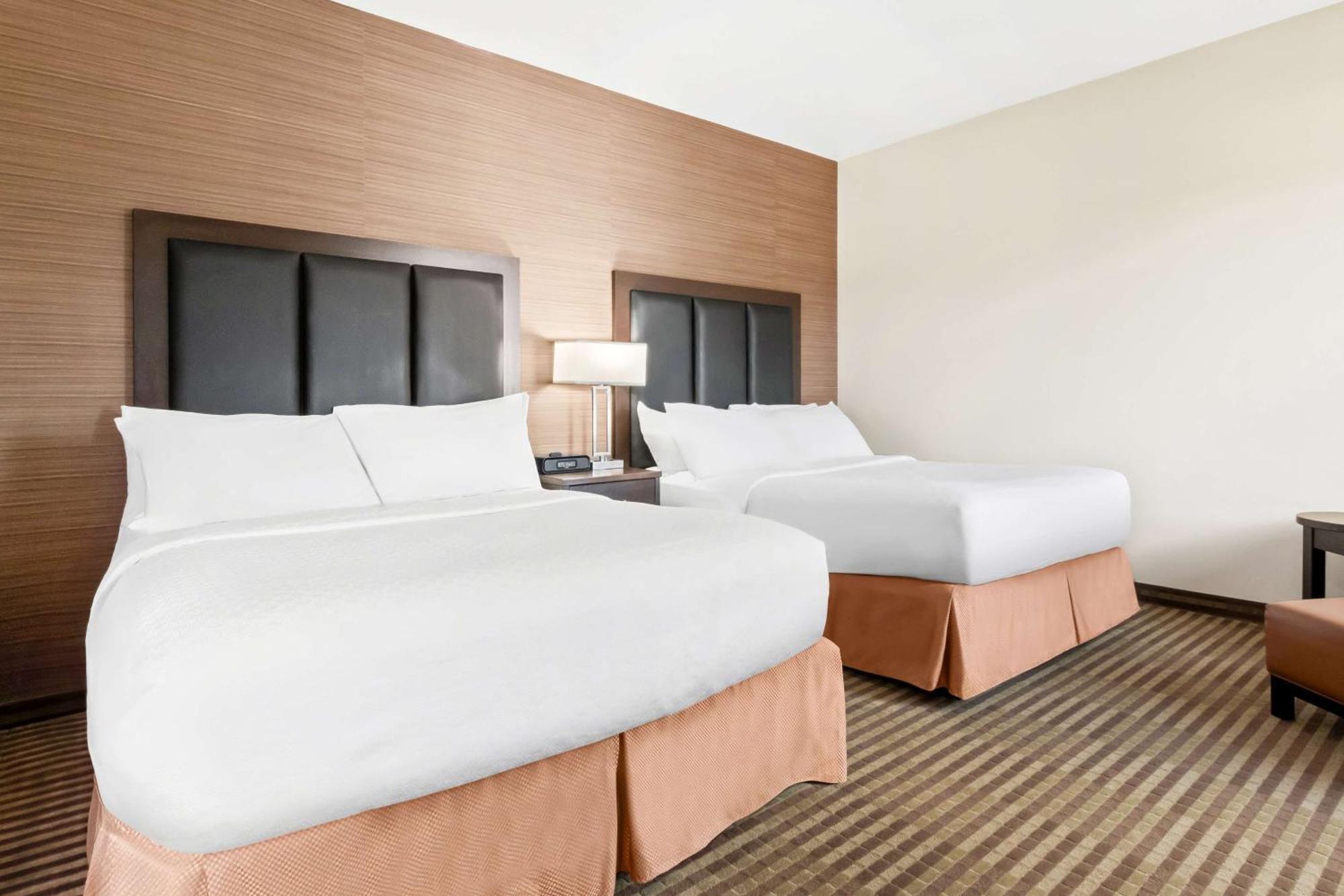 Best Western Plus Fergus Hotel Bagian luar foto