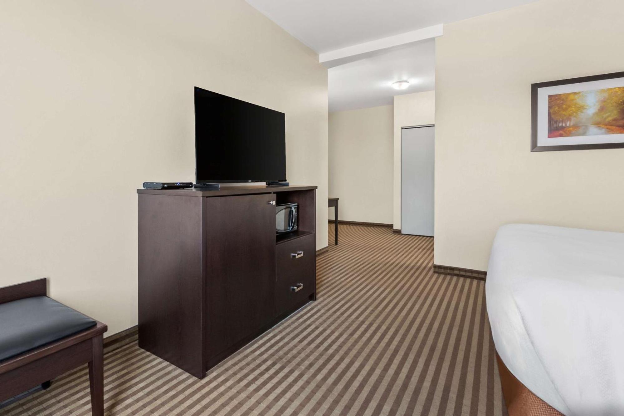 Best Western Plus Fergus Hotel Bagian luar foto