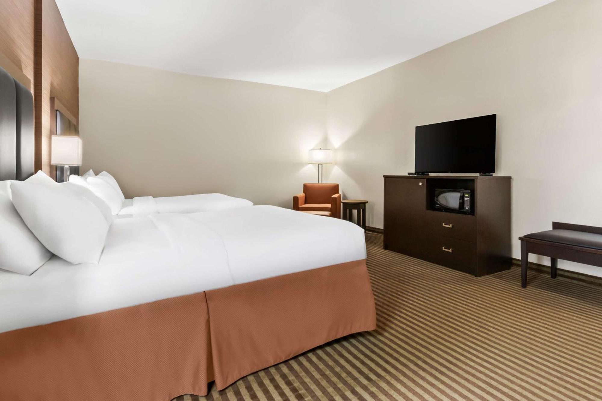 Best Western Plus Fergus Hotel Bagian luar foto
