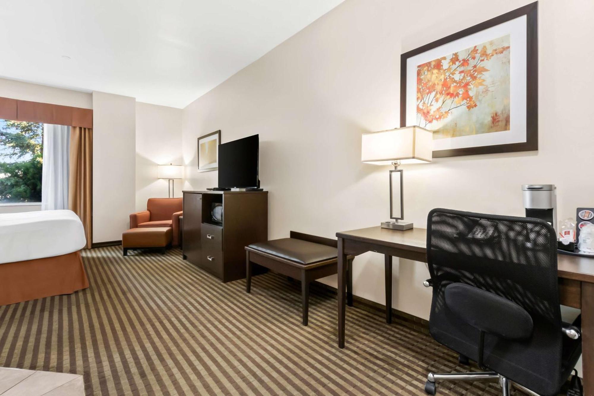Best Western Plus Fergus Hotel Bagian luar foto