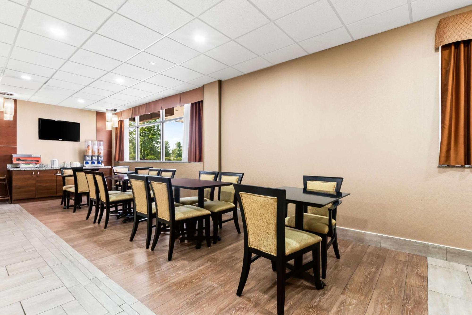 Best Western Plus Fergus Hotel Bagian luar foto