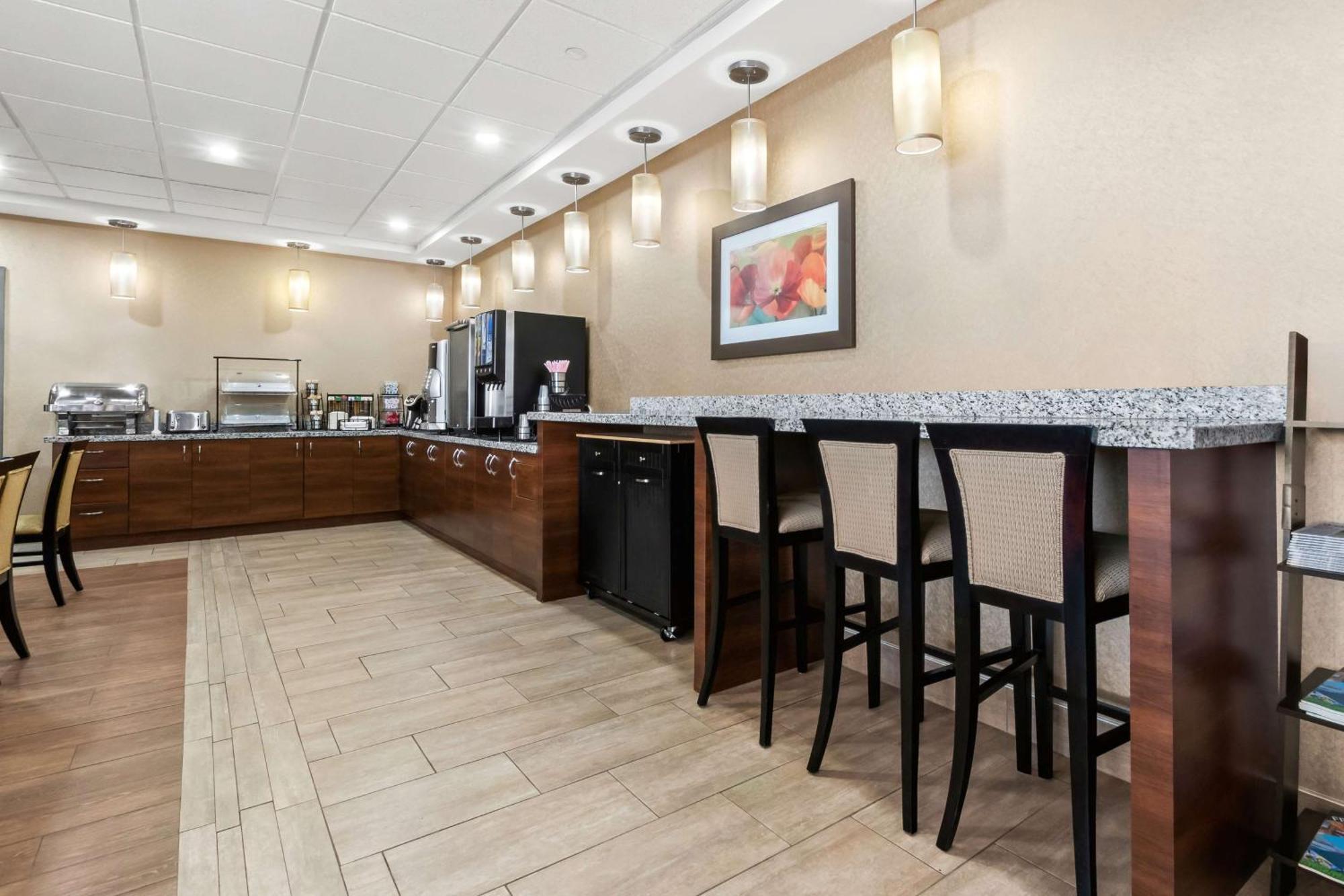 Best Western Plus Fergus Hotel Bagian luar foto