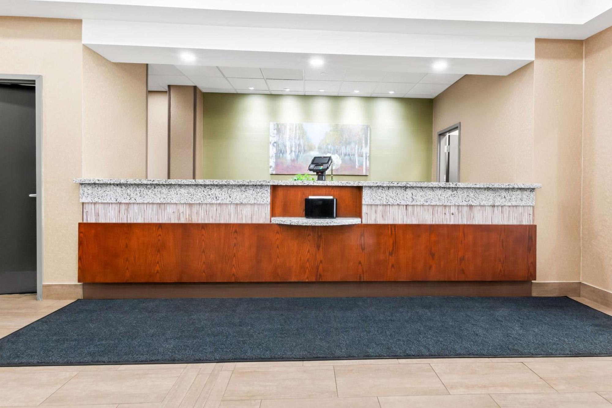 Best Western Plus Fergus Hotel Bagian luar foto