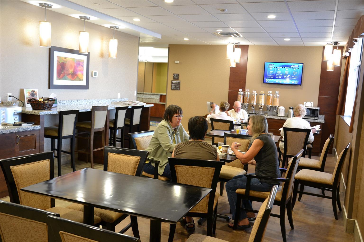 Best Western Plus Fergus Hotel Bagian luar foto